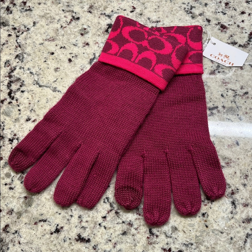 Coach Signature Knit Touch Gloves NWT